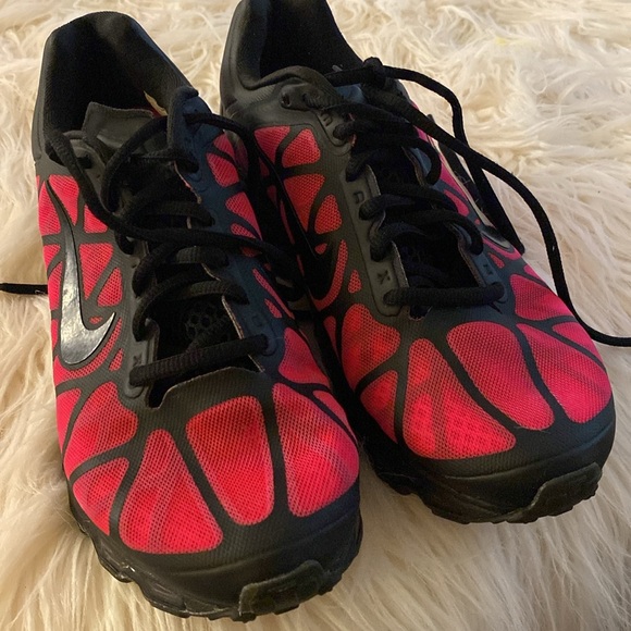 Nike Shoes - NIKE  Air max athletic shoes